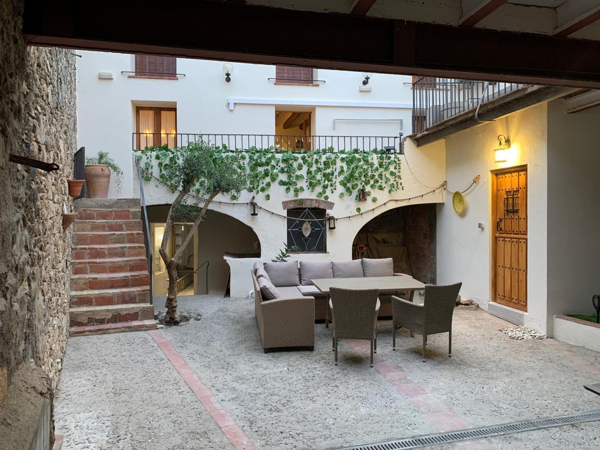 Holiday home Casa Rural El Pati De L'albera Sant Climent Sescebes
