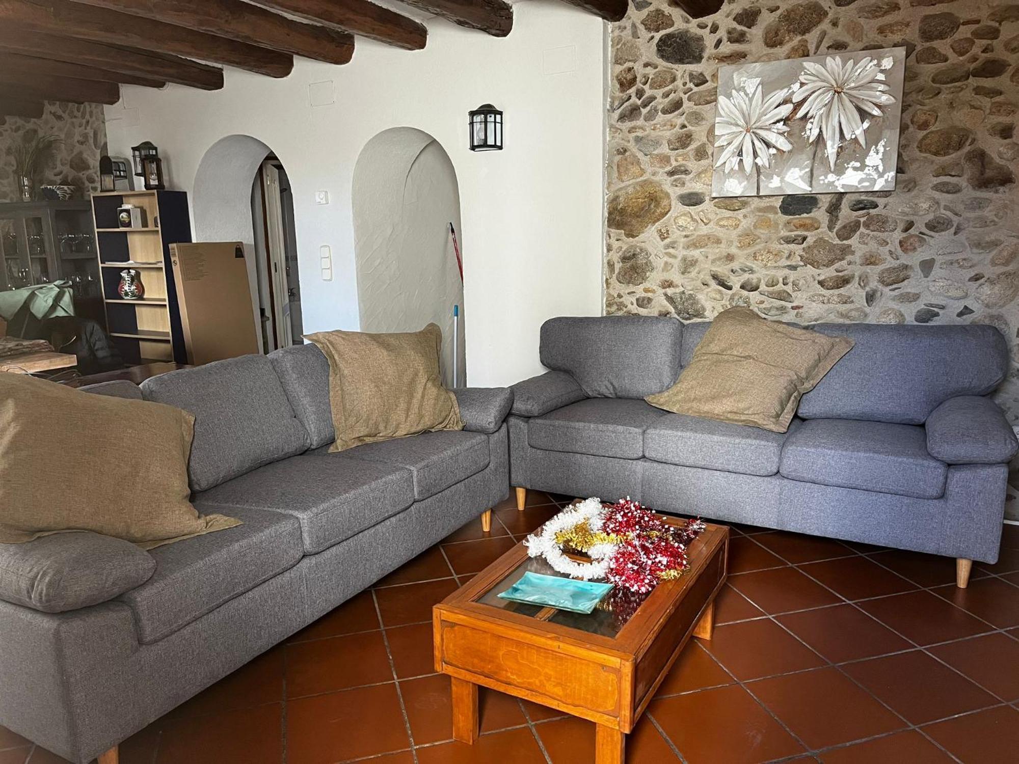 Casa Rural El Pati De L'albera * Sant Climent Sescebes
